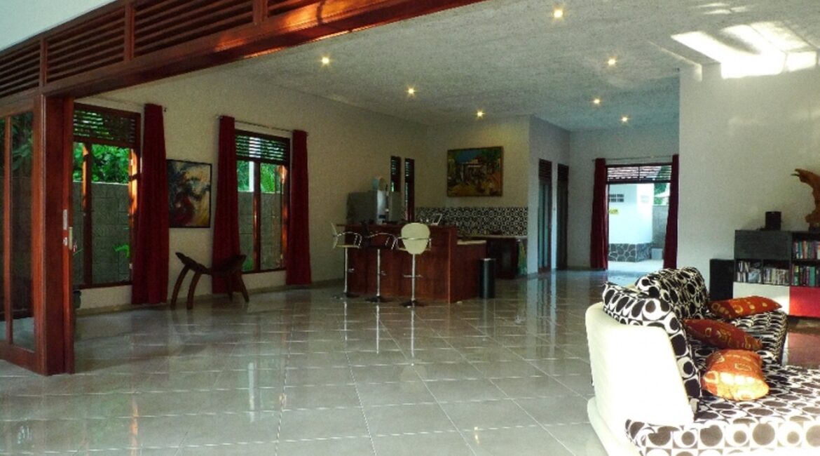 Lease hold a Beautiful 3-Bedroom Villa Near Lovina Beach, Bali